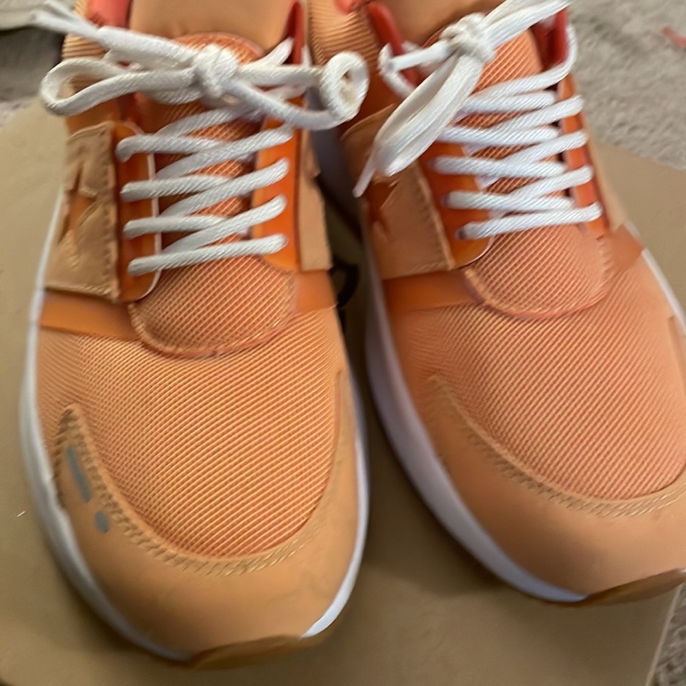 Converse One Star Sneakers. Never been worn (Sample)Unisex size 5.5 - Picture 2 of 4